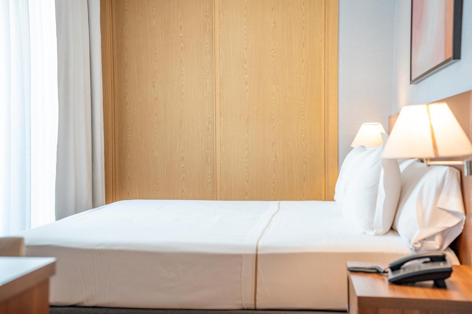 Aparto-Hotel Rosales Madrid Ngoại thất bức ảnh